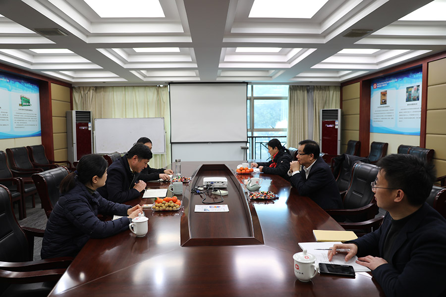 市人大黨組副書記、副主任施根寶蒞臨公司考察.JPG